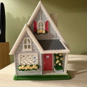 Bath & Body Works Cottage night light wallflower plug in.